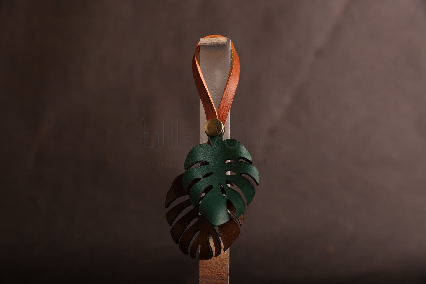 Handcrafted Monstera Leaf Leather bag charm/ Italian leather bag charm/leaf bag charm/Made in USA/snap button ver.