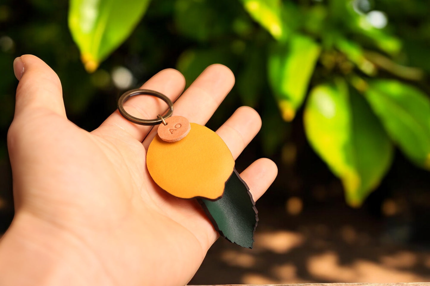Handcrafted Leather lemon tree Leaf Keychain – Premium Italian Vegetable Tanned Leather-Free Personalized