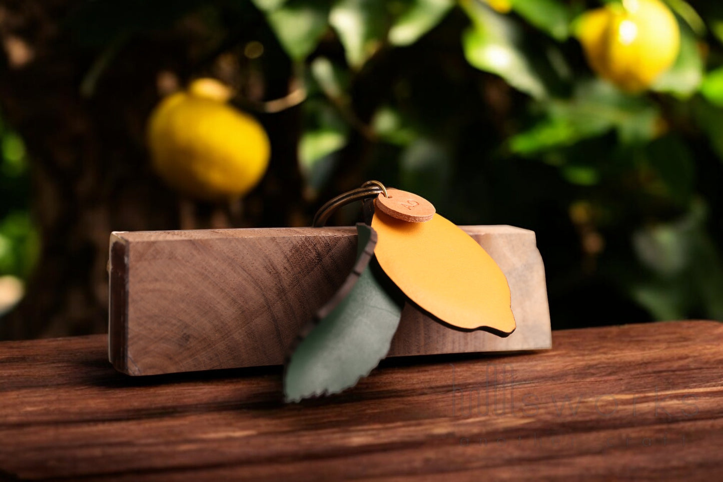 Handcrafted Leather lemon tree Leaf Keychain – Premium Italian Vegetable Tanned Leather-Free Personalized