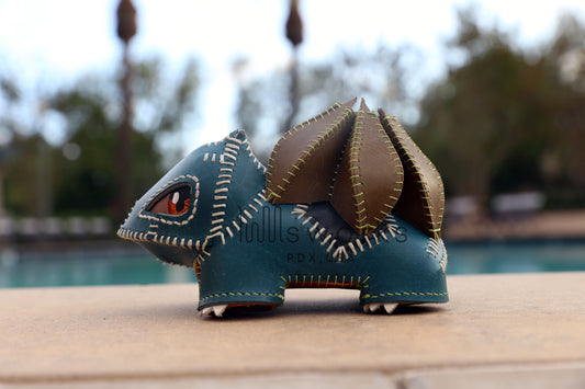 [Digital file] Handmade Leather Bulbasaur-Pokémon pattern-PDF file-Tutorial included