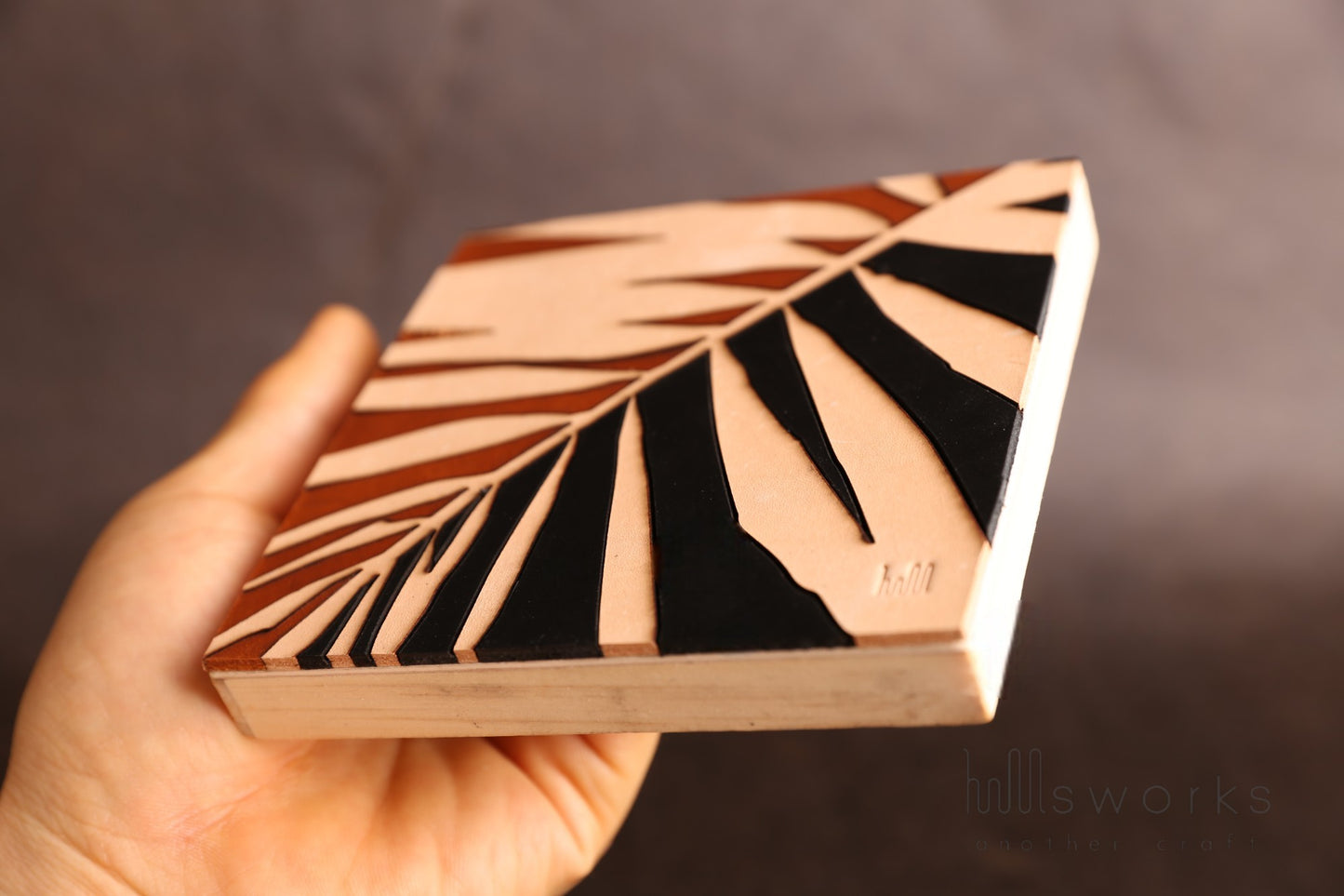 Handcrafted Leather Tropical Wall Art, Artistic Handmade Palm leaves Decor for house, Ideal Gift for Nature Enthusiasts