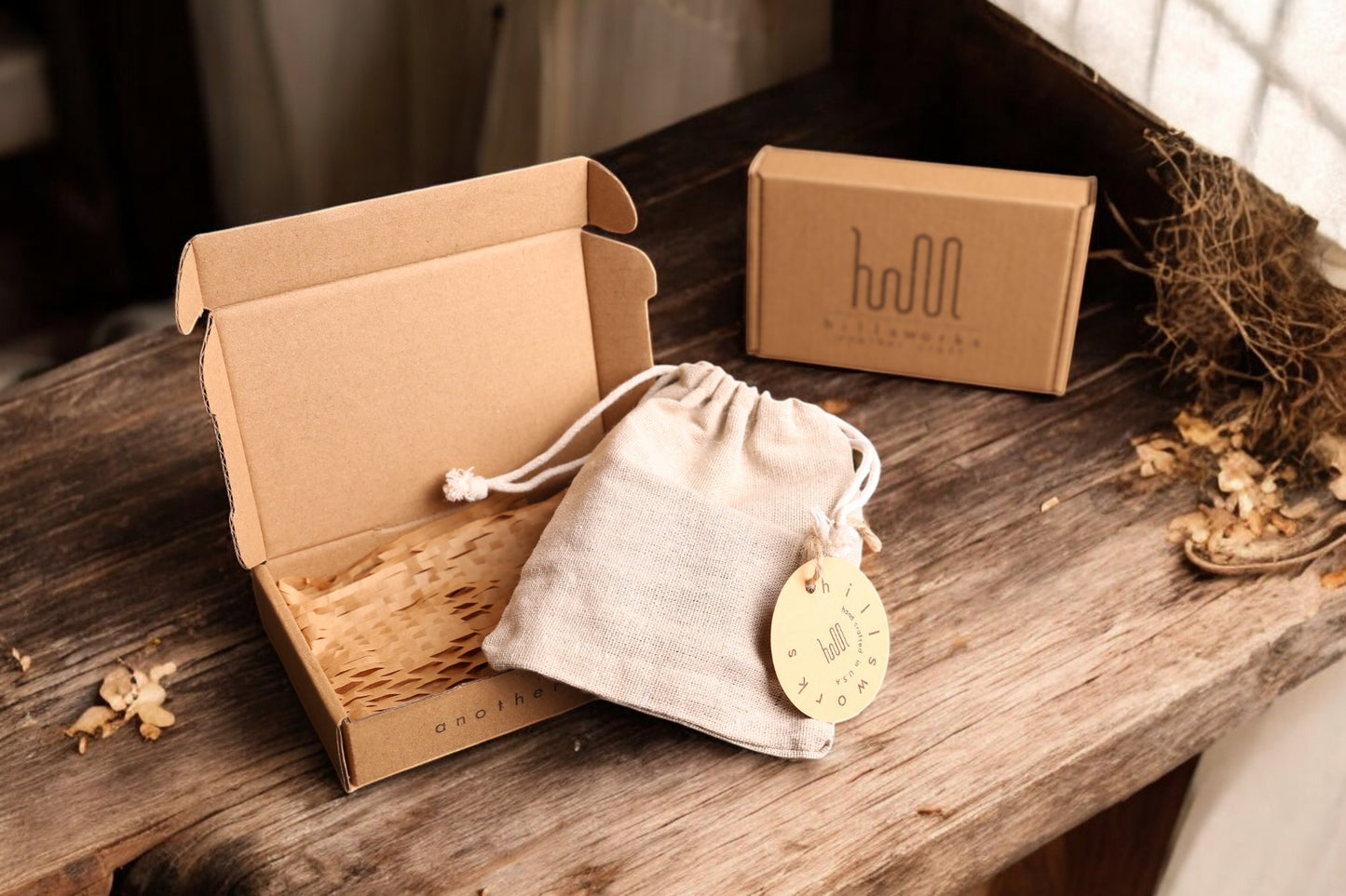 Handcrafted Leather lemon tree Leaf Keychain – Premium Italian Vegetable Tanned Leather-Free Personalized